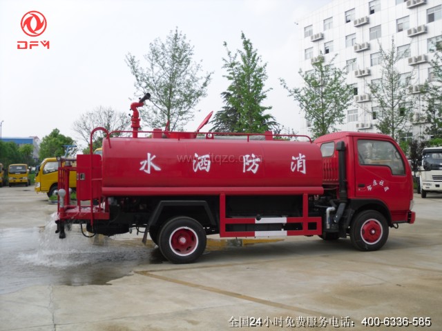 東風小霸王社區(qū)消防灑水車