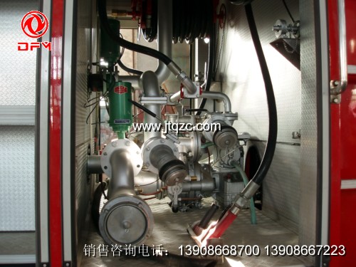 東風(fēng)153消防車（中置消防泵）