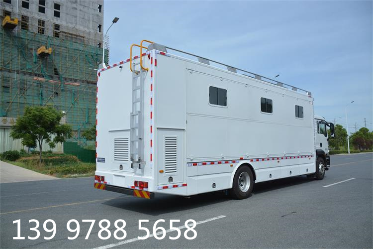 汕德卡被服洗滌車03.jpg